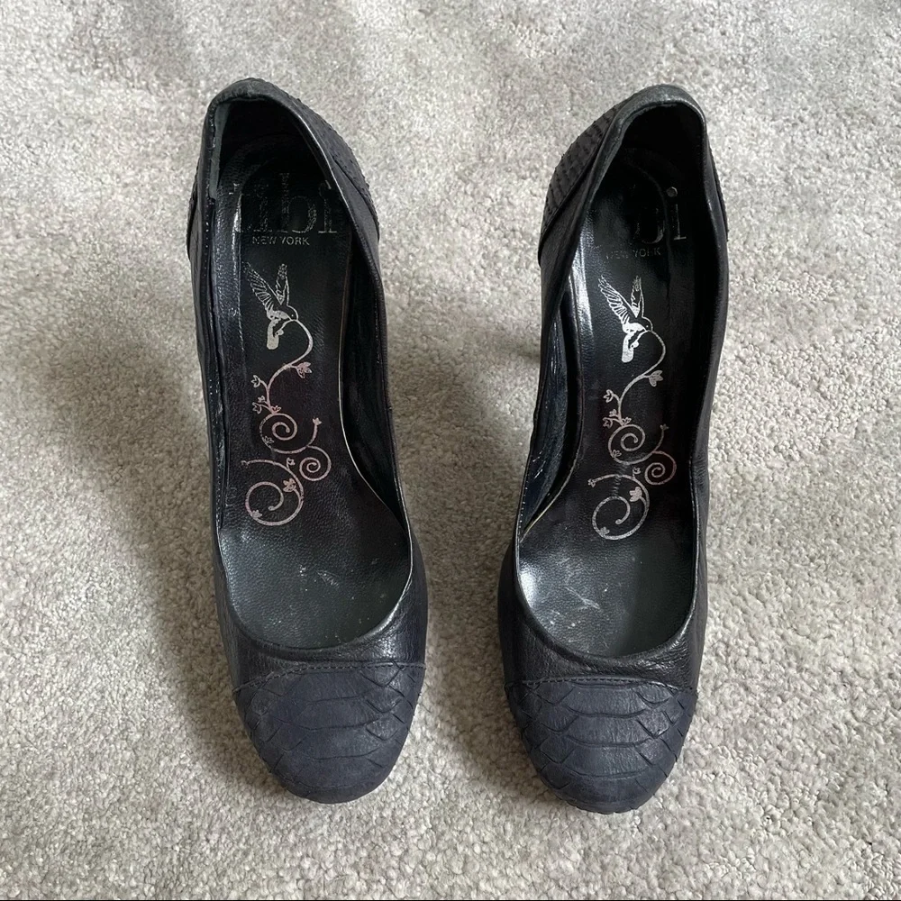 Tibi New York Black Snake Embossed Leather Round Toe  Hidden Platform Pumps 36.5
